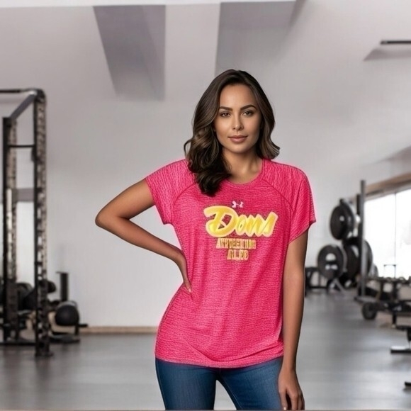 Under armour Tops - Under Armour Womens Heat Gear T Shirt L Red Loose Fit Short Sleeve Athletic NWOT